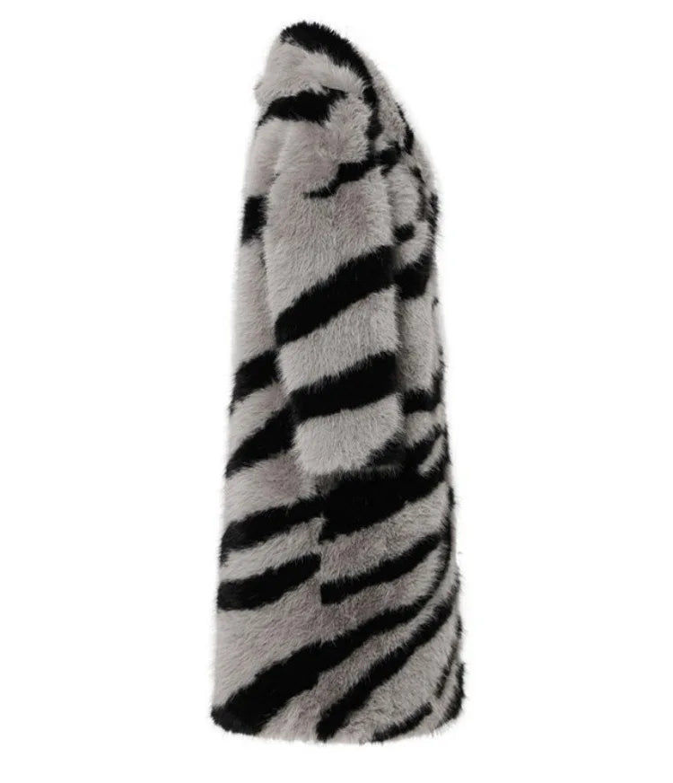 EB | Langer Pelzmantel Damen mit Tierdruck - Luxuriöses & Stilvolles Winterdesign