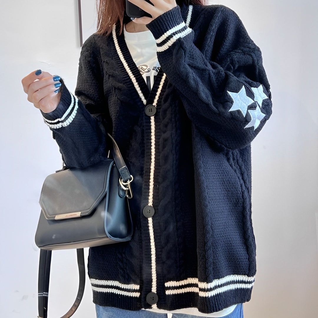 EB | Warmer Karamell Damenstrickjacke Mit Stilvoller Stickerei