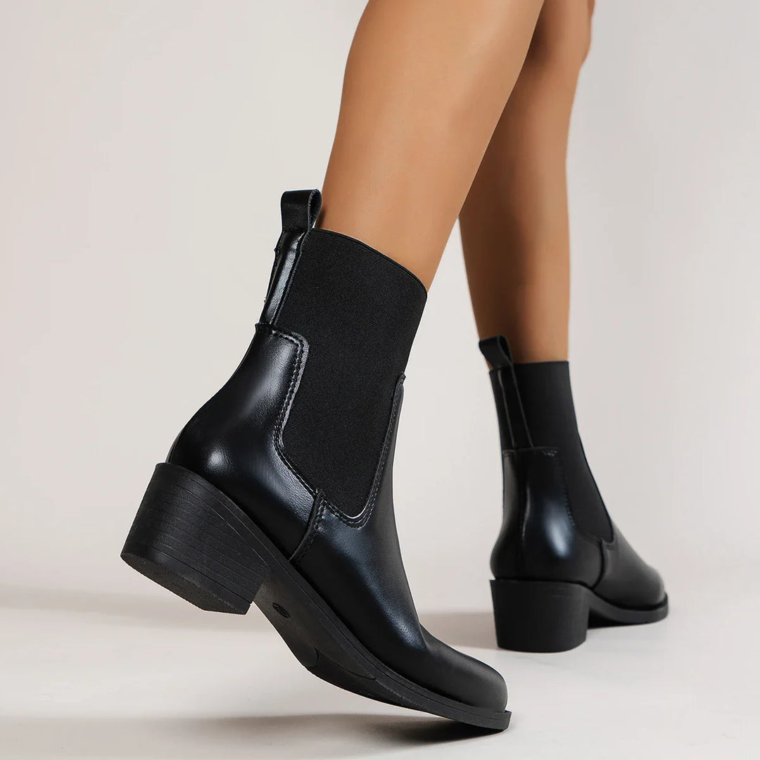 EB | Chelsea Boots mit Blockigem Absatz und Spitzer Zehe