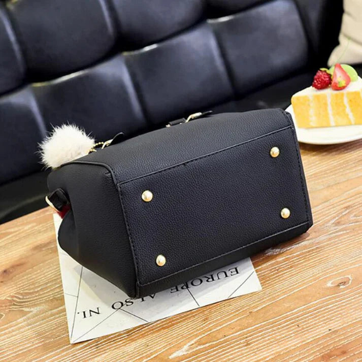 EB | Handtasche mit Anhänger