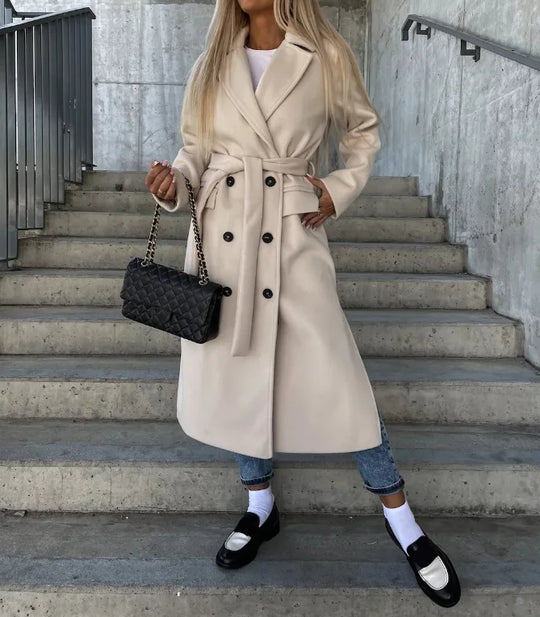 EB | Eleganter Gesteppter Wintermantel mit Gürtel