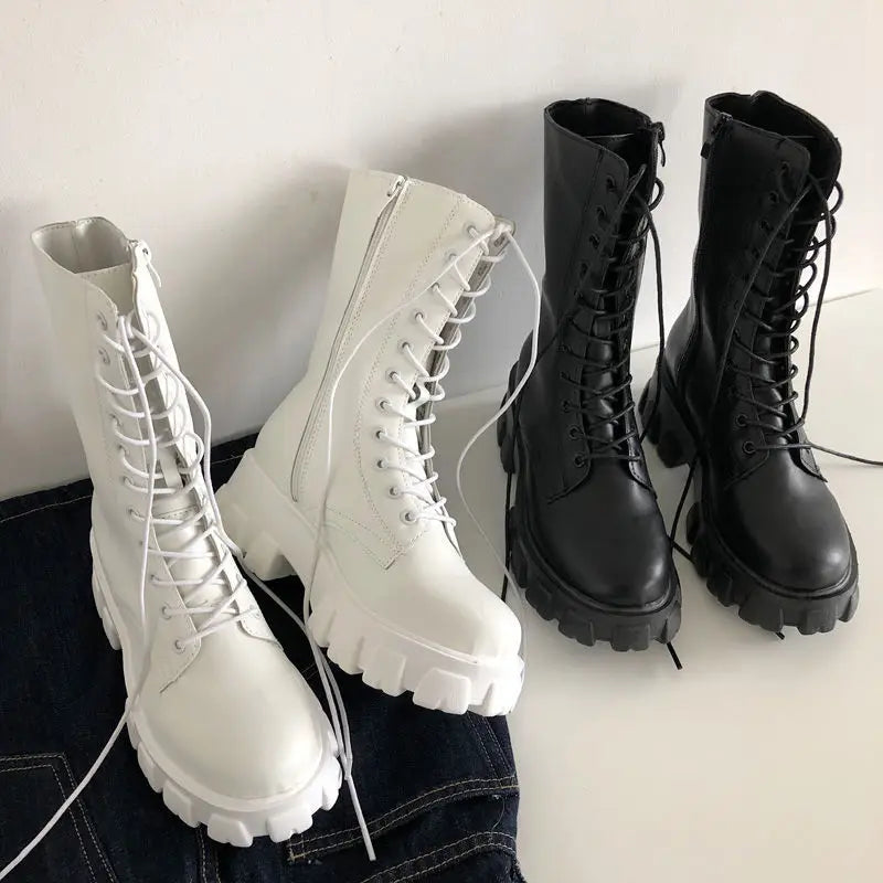 EB | Knöchelhohe Stiefel