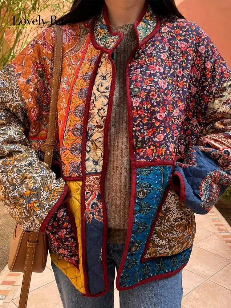 EB | Blumengemusterte Wendeblouson Wärme und Stil in Einem Boho-design