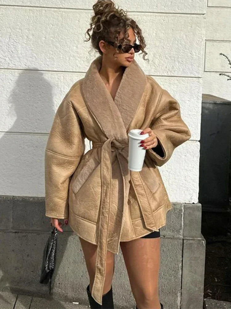 EB | Damenjacke aus Kunstfell - stilvolle Winterjacke
