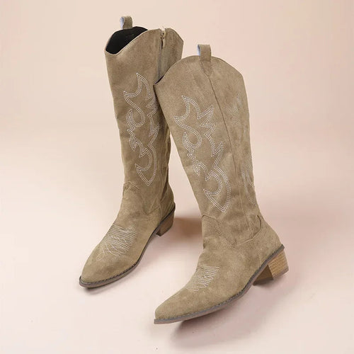 EB | Cowboy-Stiefel – Wildleder-Textur – Bestickter Western-Stil – Halb Hoch – Niedriger Absatz