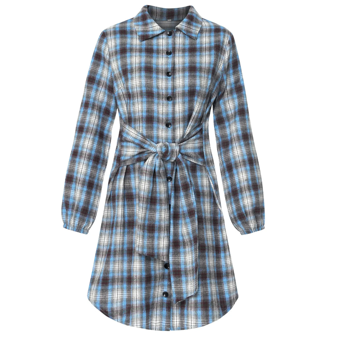 Kariertes Hemdkleid mit Gürtel und Knopfdetails