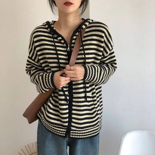 EB | Gestreifter Kapuzenpullover Pullover
