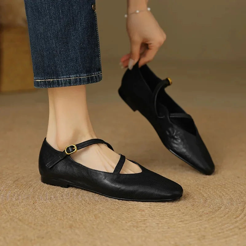 Klassische Damenschuhe aus Leder EB EB