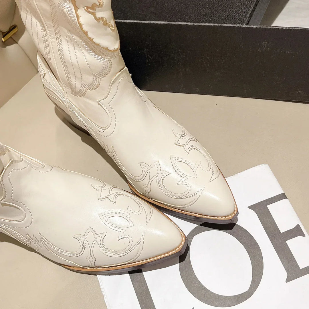 EB | Bestickte Cowboy-Stiefel