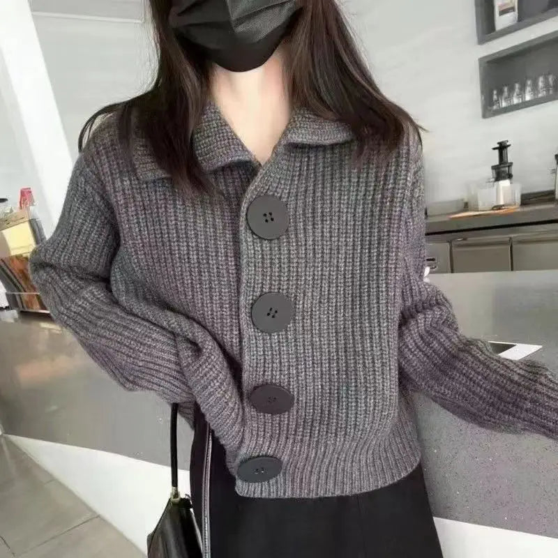EB | Elegante Strickjacke mit Knopfverschluss