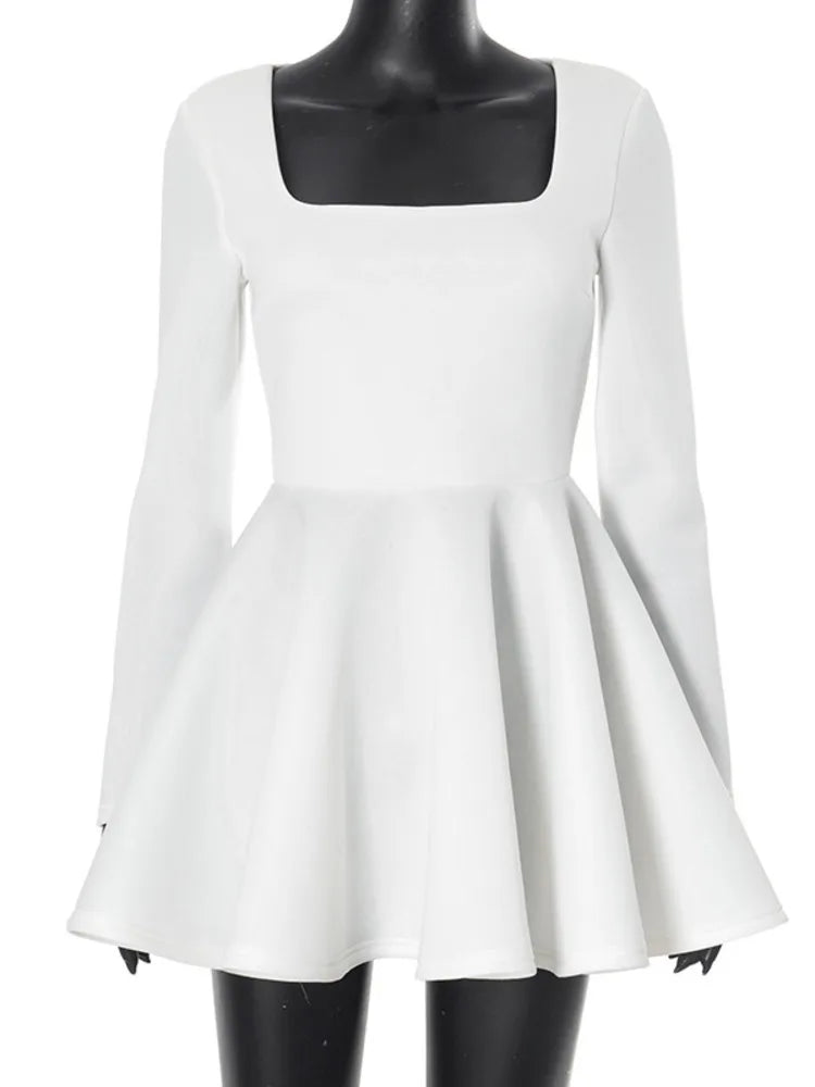 EB | Elegantes Weißes Mini-Kleid Mit Quadrat-Ausschnitt