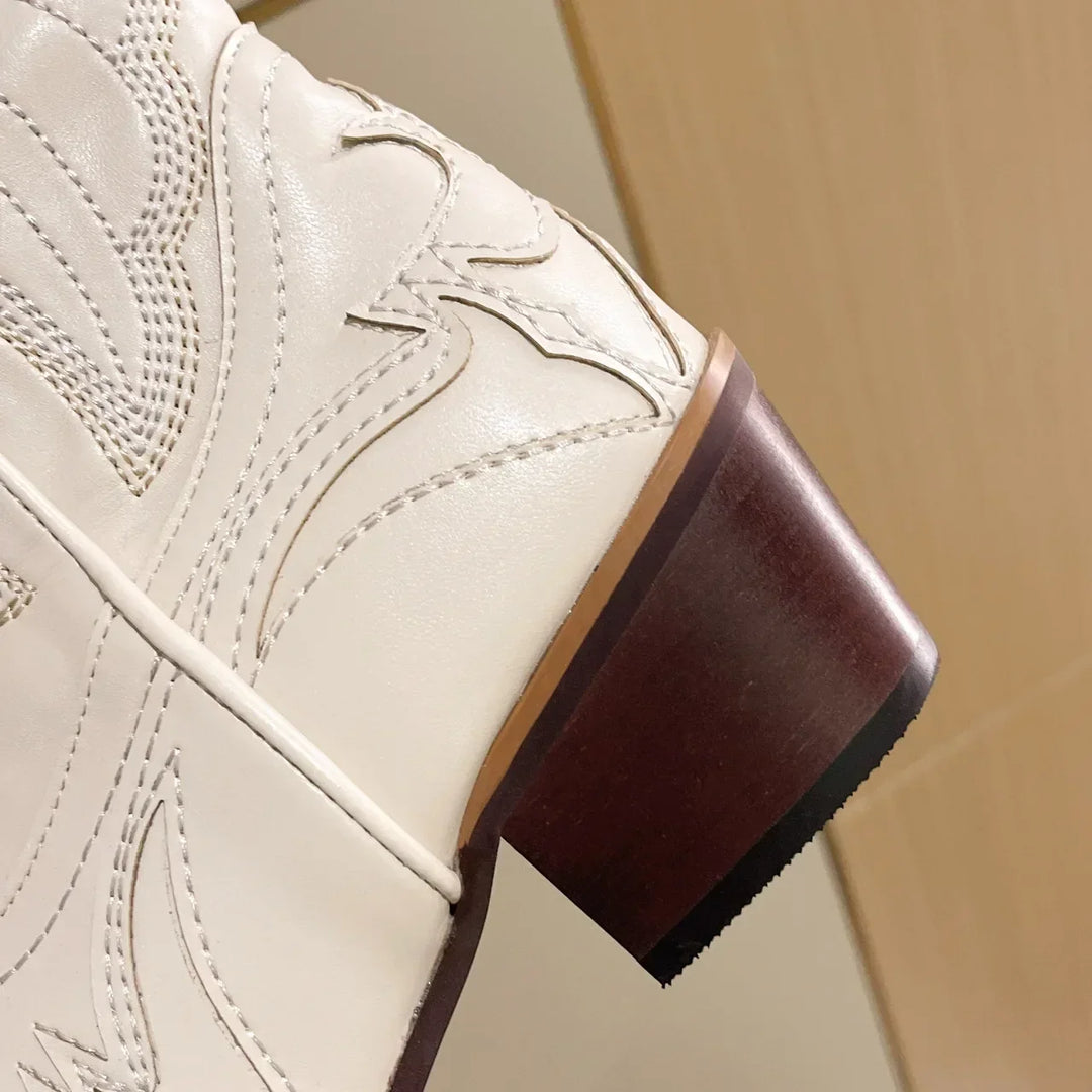 EB | Bestickte Cowboy-Stiefel