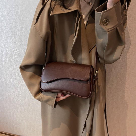 EB | Vintage Leder Crossbody-Taschen Kleine Umhängetasche Stilvolle Armpit Handtaschen und Geldbörsen