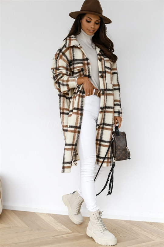 EB | Gepunktete Jacke