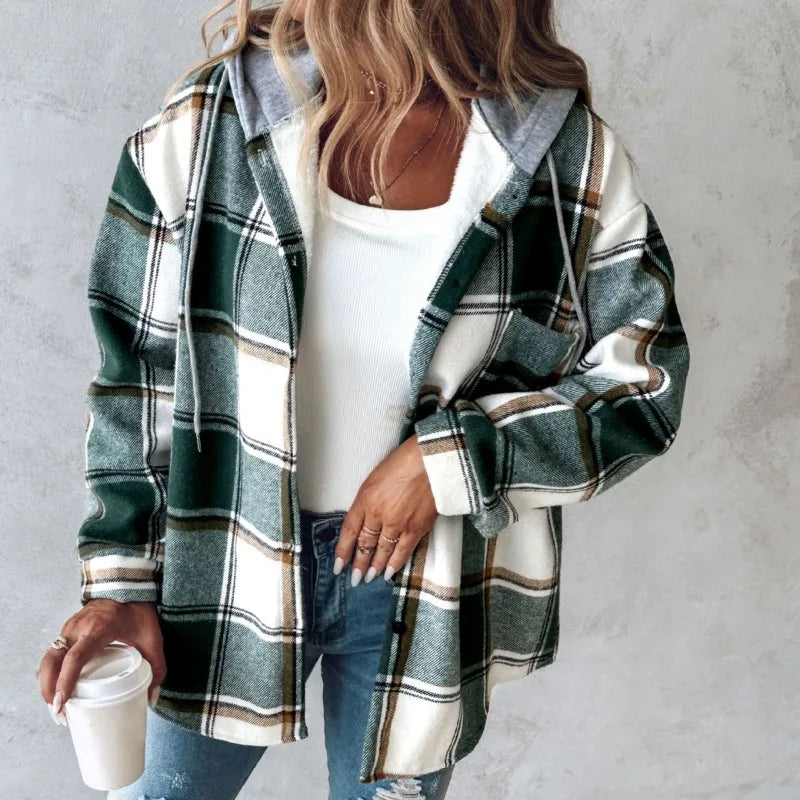 EB | Gestreifte Kapuzenstrickjacke