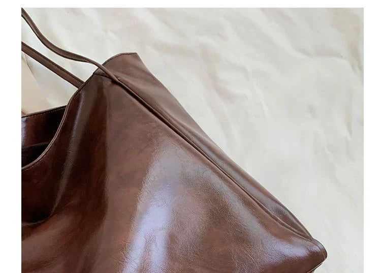 EB – Trendy Schultertasche