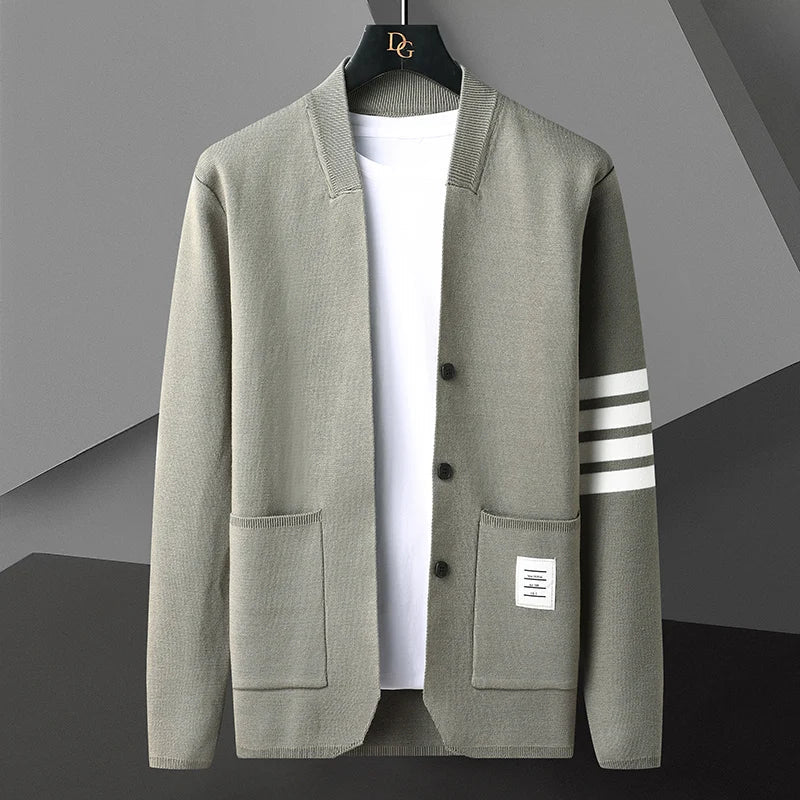 EB | Gestrickte Strickjacke