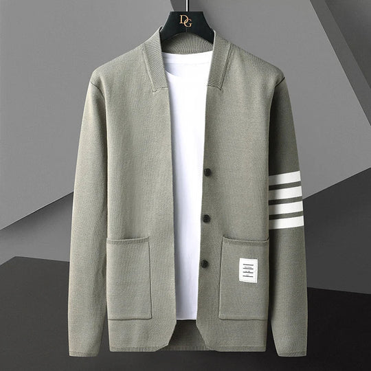 EB | Gestrickte Strickjacke