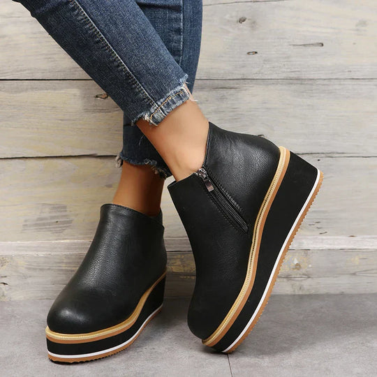 EB | Stilvolle Stiefeletten mit Zipper und Plateau