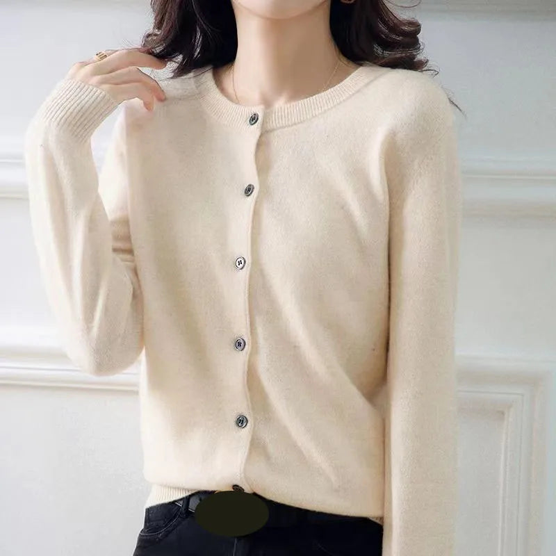 EB | Klassische Strickjacke