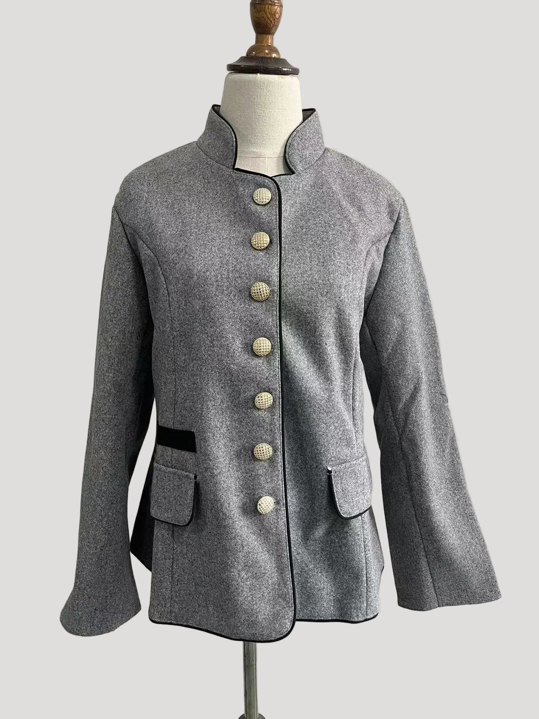 Damen Kurzjacke mit Mehrknopfleiste und Farbakzenten | EB