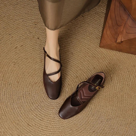 Klassische Damenschuhe aus Leder EB EB