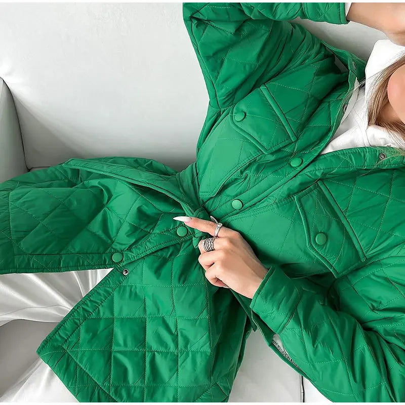 EB | Klassisch gesteppte Jacke mit Druckknöpfen