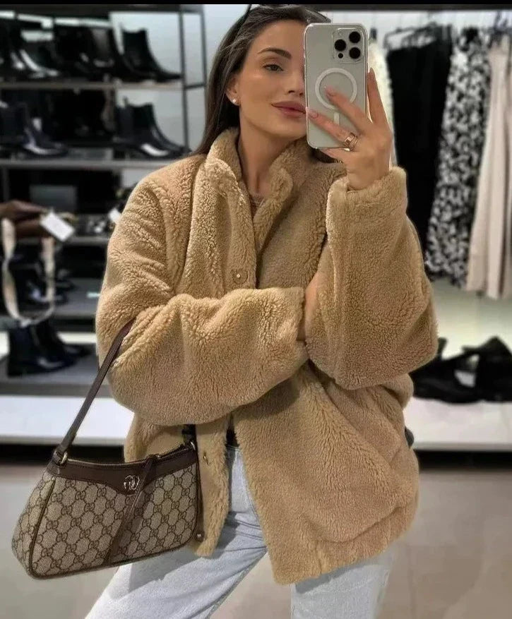EB | Jacke Weiches Kunstfell Oversized Fit Knopfverschluss Lange Ärmel