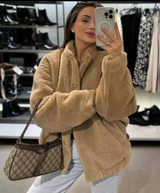 EB | Jacke Weiches Kunstfell Oversized Fit Knopfverschluss Lange Ärmel