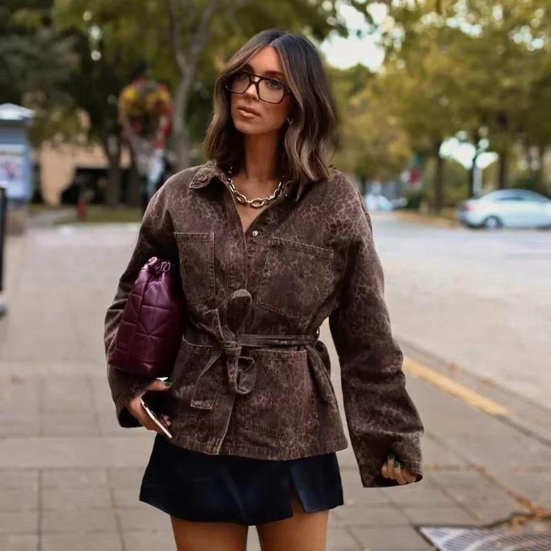 EB | Jeansjacke mit Leopardenmuster