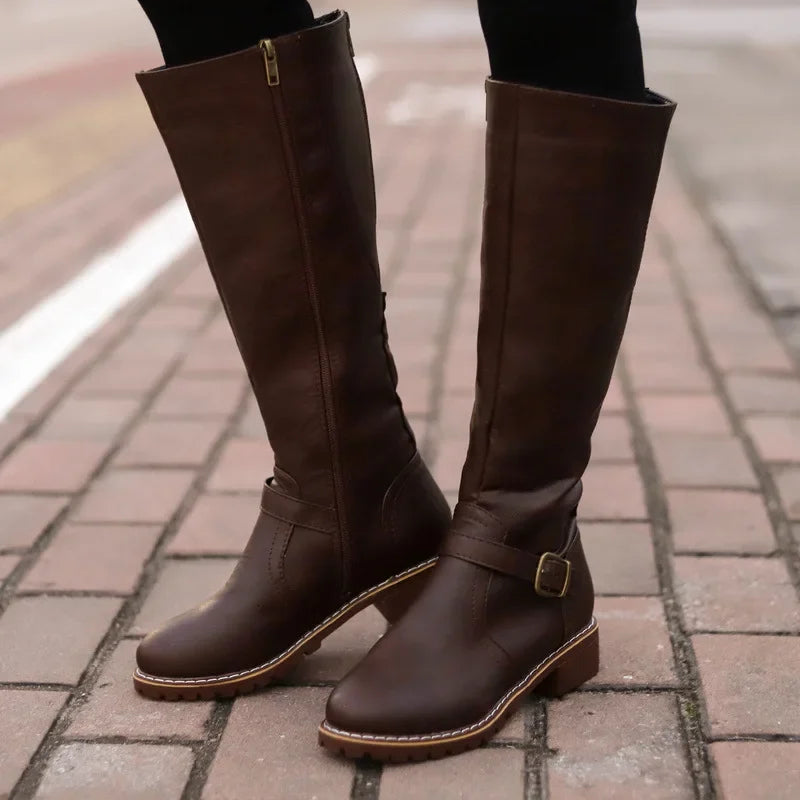EB | High-Top Biker Stiefel mit Blockabsatz und Schnallendesign