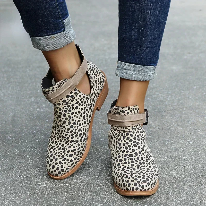 EB | Stiefeletten mit Verstellbarem Riemen und Spitzer Zehe