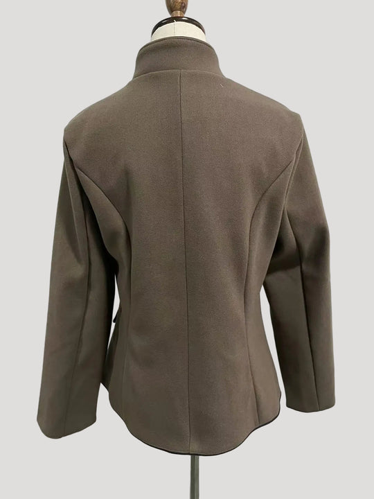Damen Kurzjacke mit Mehrknopfleiste und Farbakzenten | EB
