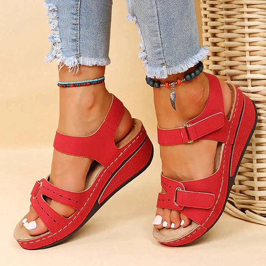 EB - Bequeme orthopädische Sandalen mit Keilabsatz