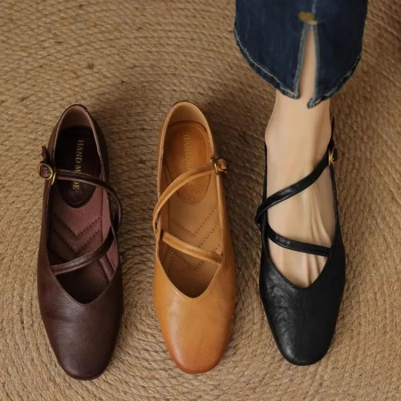Klassische Damenschuhe aus Leder EB EB