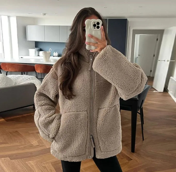 EB | Oversized Sherpa-Jacke - Weich und Warm - Reißverschluss und Hoher Kragen - Trendiges Design