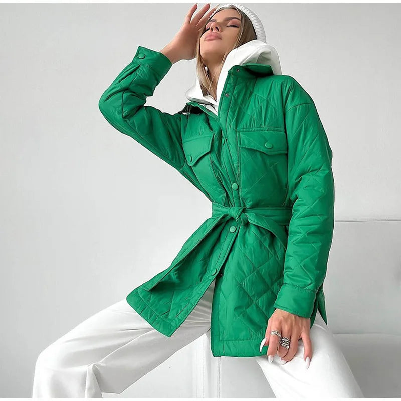 EB | Klassische gesteppte Jacke mit Druckknöpfen