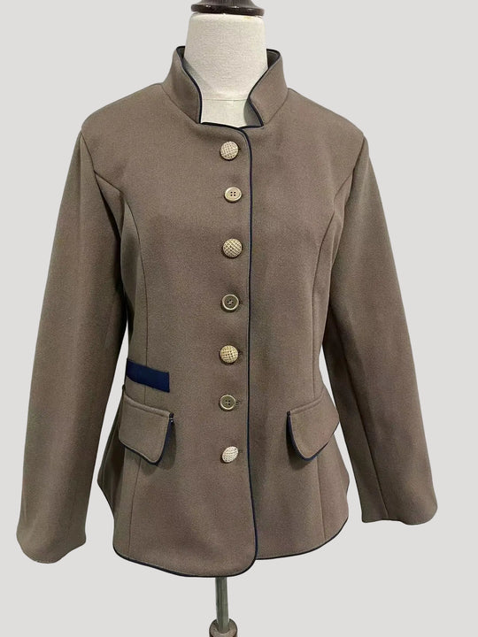 Damen Kurzjacke mit Mehrknopfleiste und Farbakzenten | EB