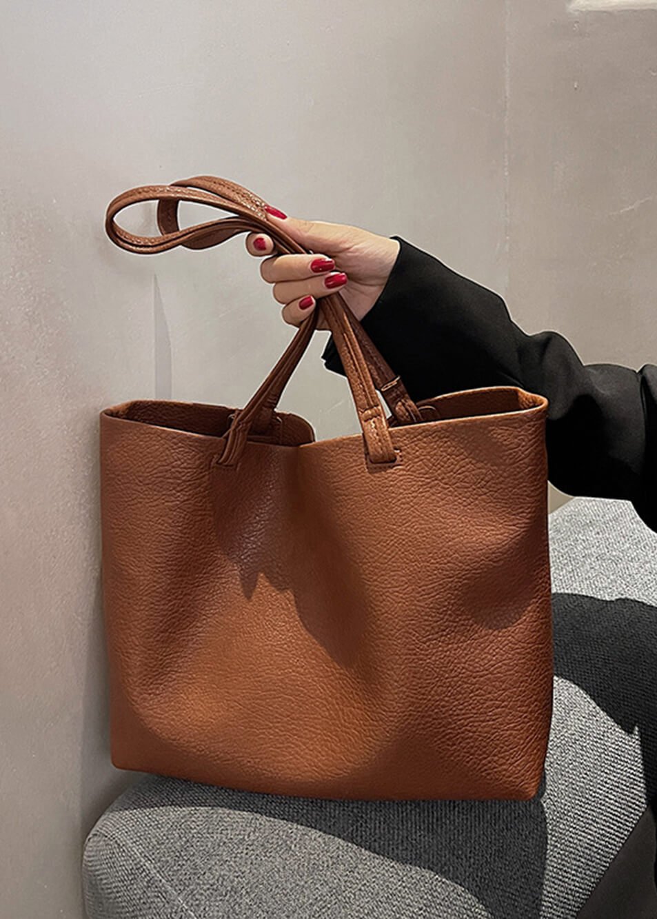 EB | Geräumige Damen Schultertasche Aus Weichem Leder