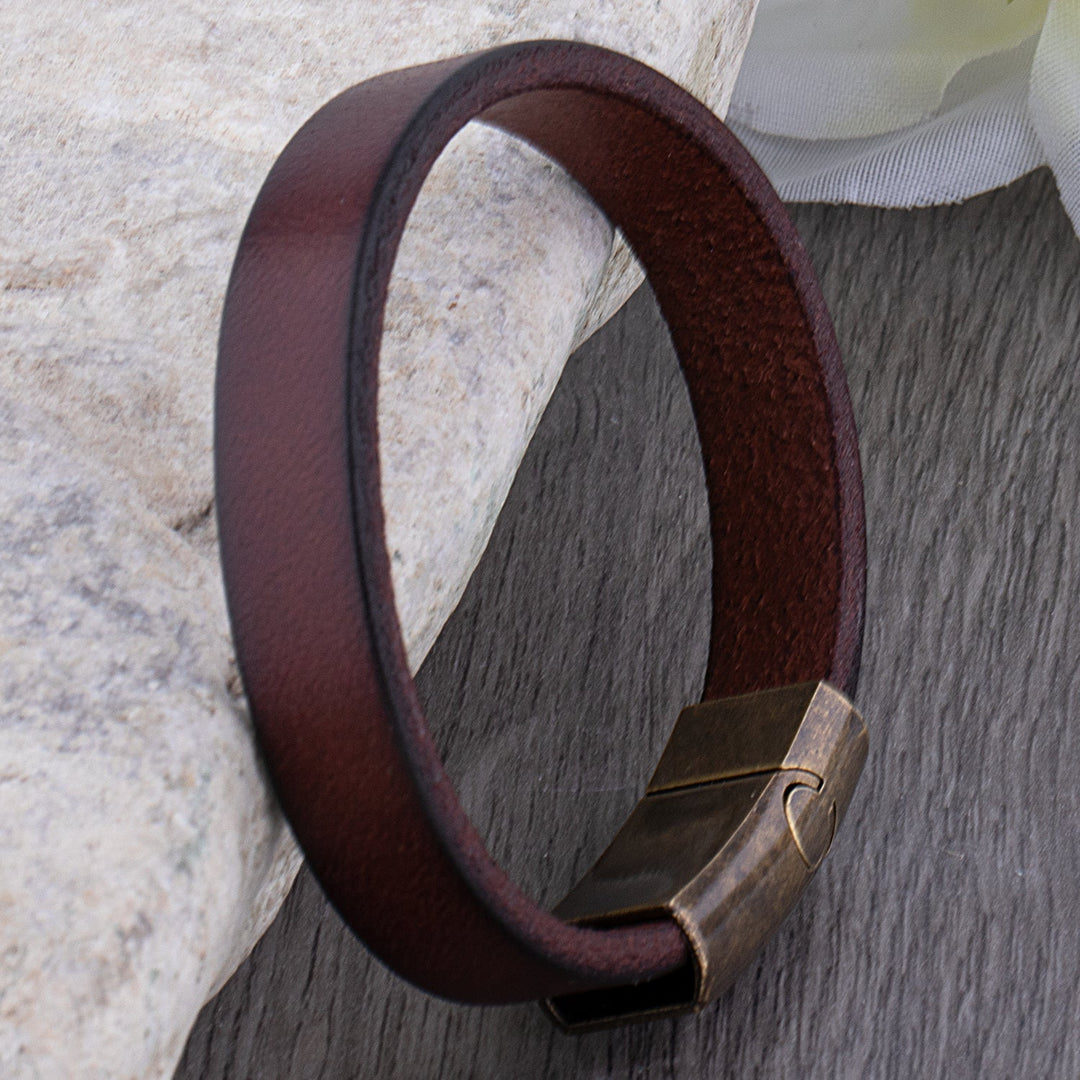 EB | Robuste Lederarmband mit Messingschließe