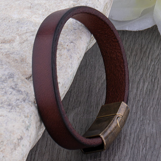 EB | Robuste Lederarmband mit Messingschließe