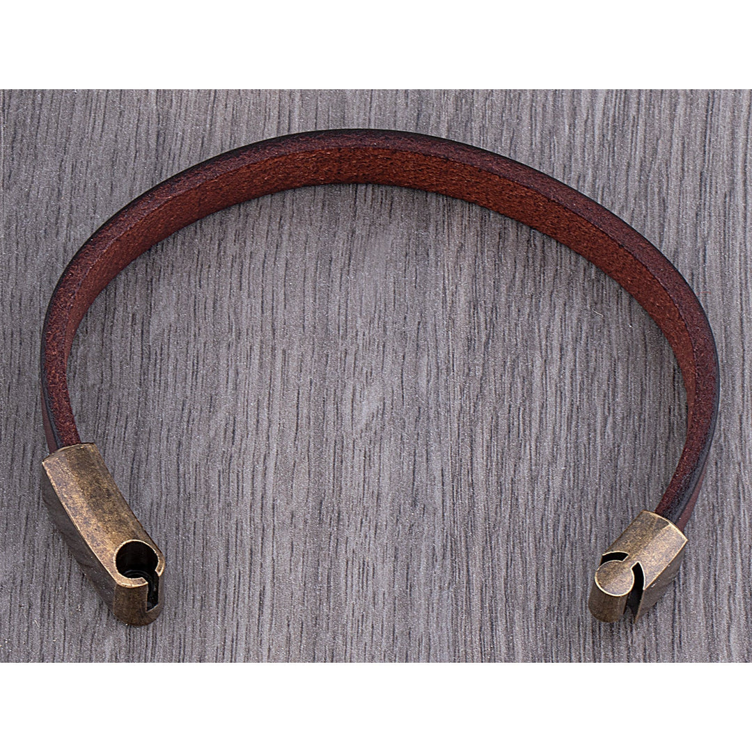 EB | Robuste Lederarmband mit Messingschließe