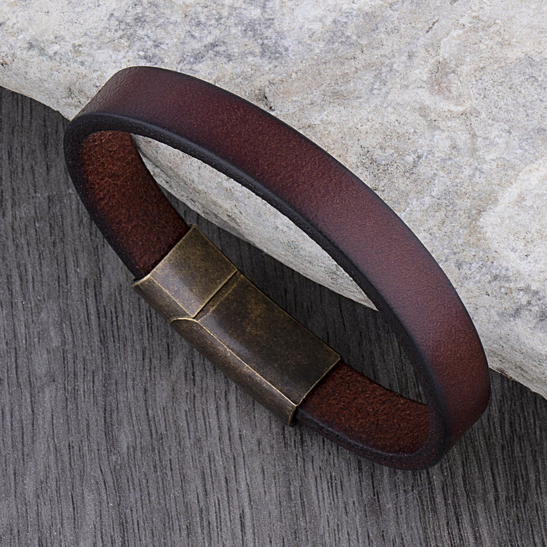 EB | Robuste Lederarmband mit Messingschließe