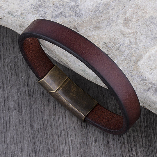 EB | Robuste Lederarmband mit Messingschließe