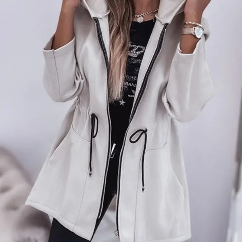 EB | Frühlingsjacke mit Kapuze und plissiertem Bund