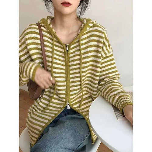EB | Gestreifter Kapuzenpullover Pullover