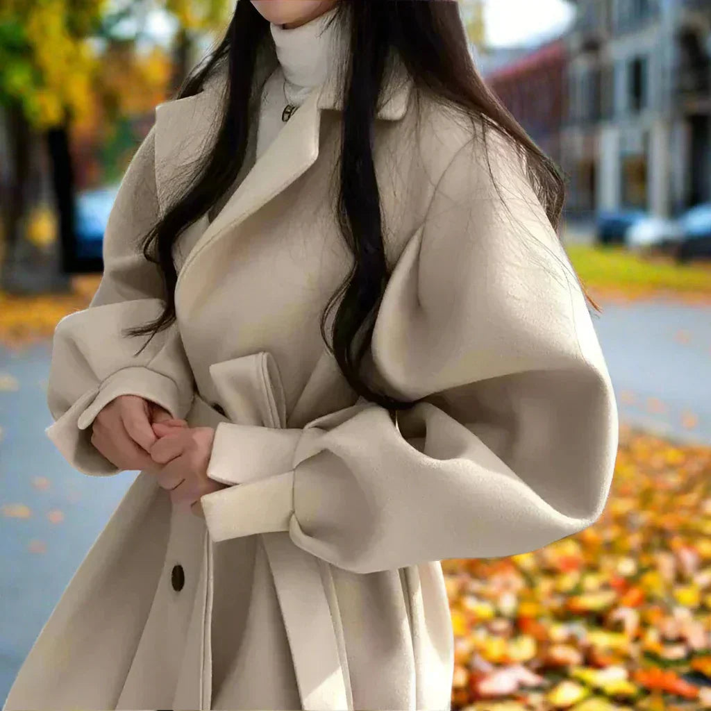 EB | Langer Damen-Trenchcoat mit Gürtel - Zeitlose Eleganz