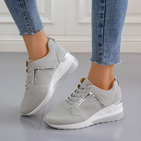 Blaue Frau Turnschuhe EB