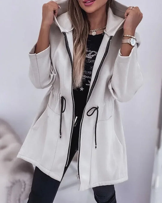 EB | Frühlingsjacke mit Kapuze und plissiertem Bund