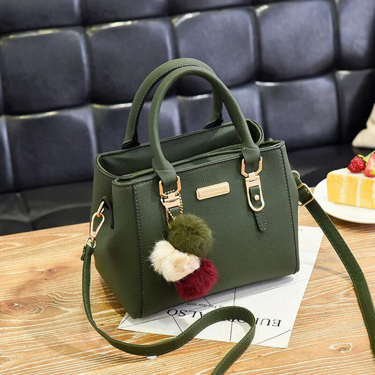 EB | Handtasche mit Anhänger